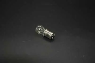 6S6DC_6 - Bombilla tipo balloneta 6V 6W 19MM X 46MM